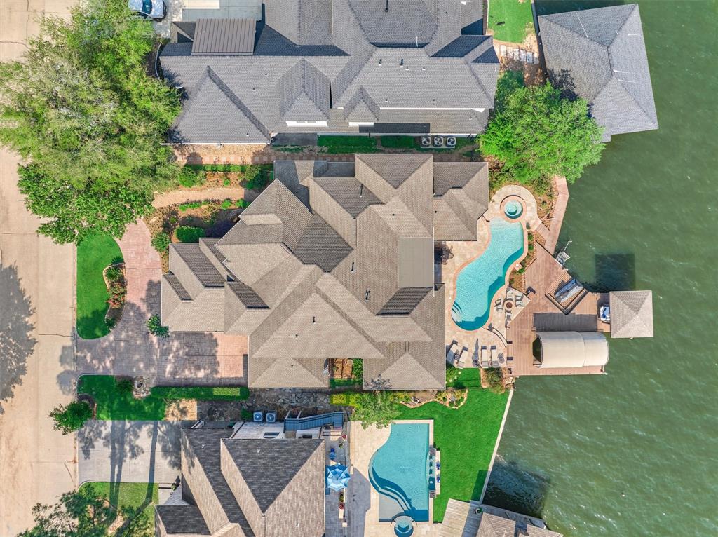 235 Sarasota Circle, Montgomery, Texas image 2