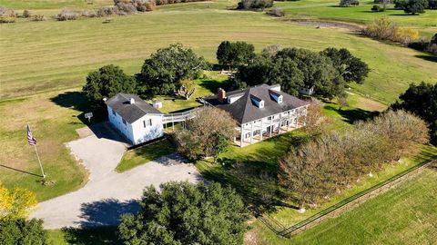 A home in Schulenburg