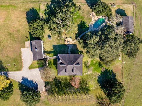 A home in Schulenburg