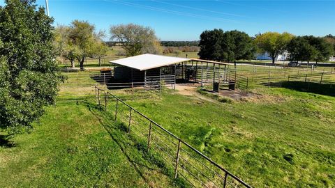 A home in Schulenburg