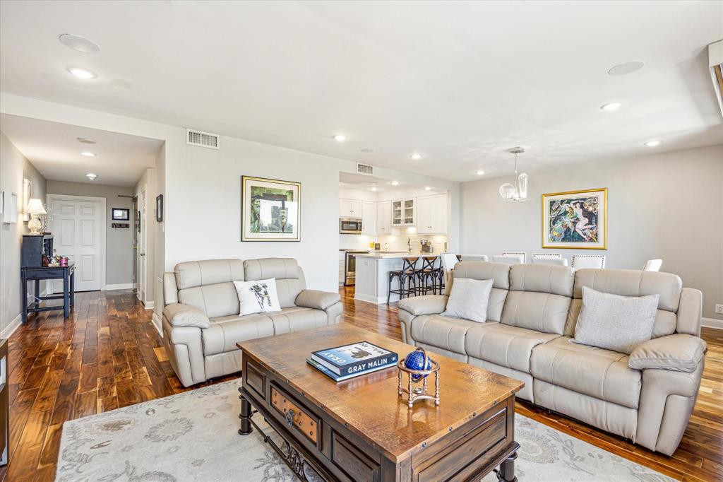 651 Bering Drive 1402