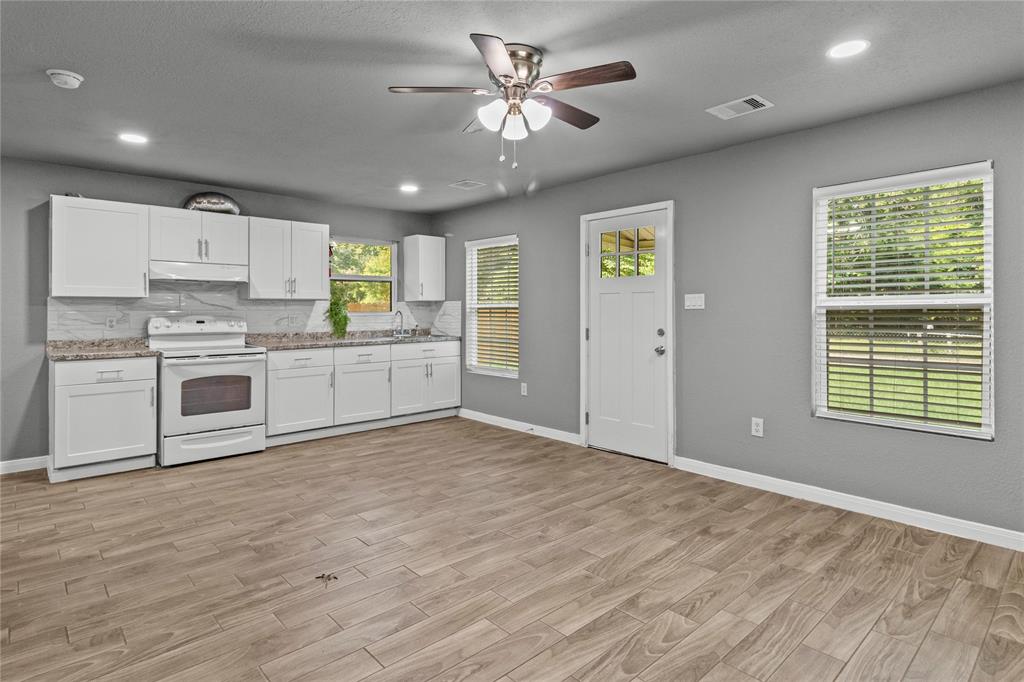 408 Love Avenue, Cleveland, Texas image 8