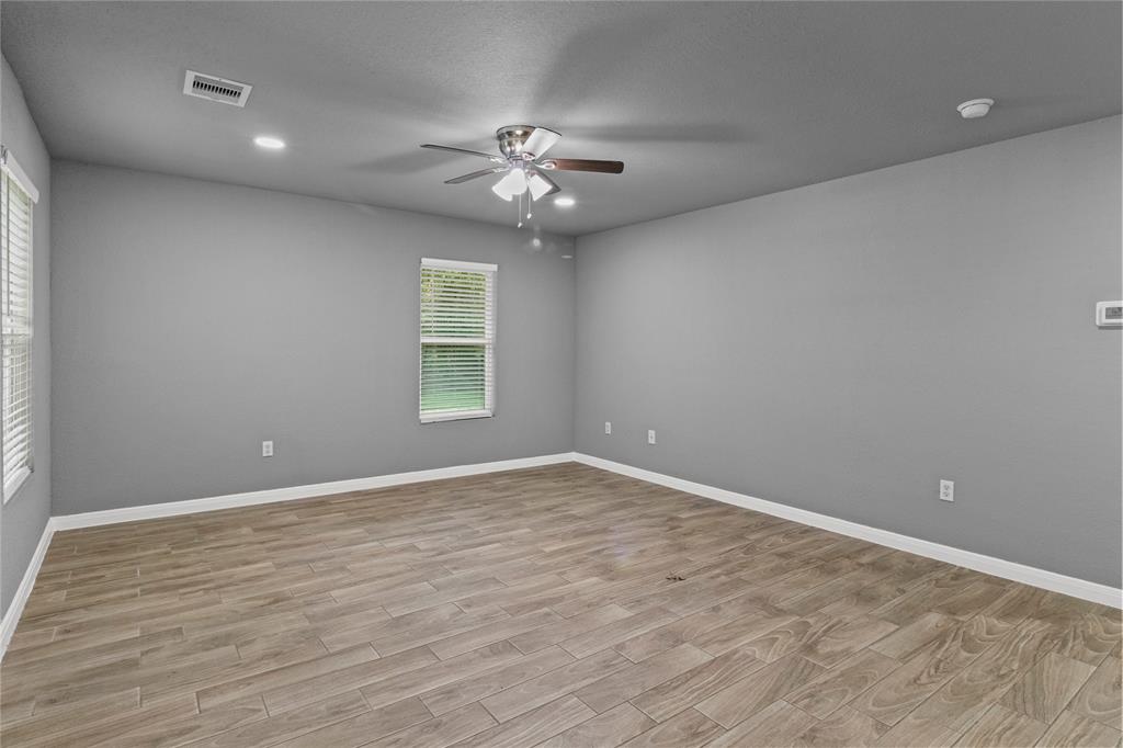 408 Love Avenue, Cleveland, Texas image 9