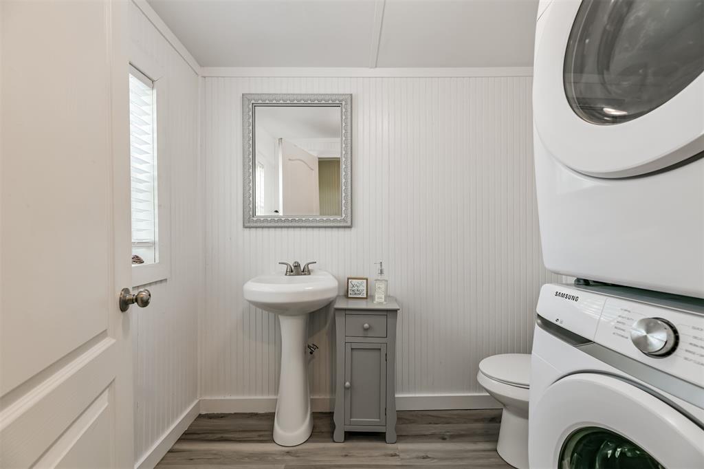 1041 N Monkhouse Drive, Crystal Beach, Texas image 18