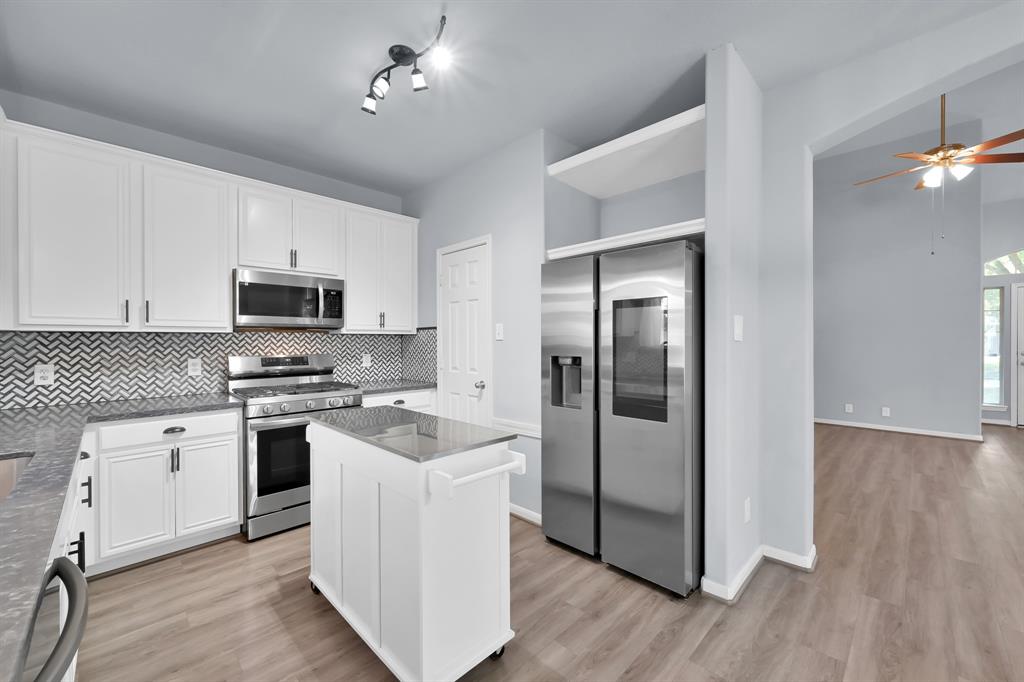 31719 Regal Park Court, Conroe, Texas image 8