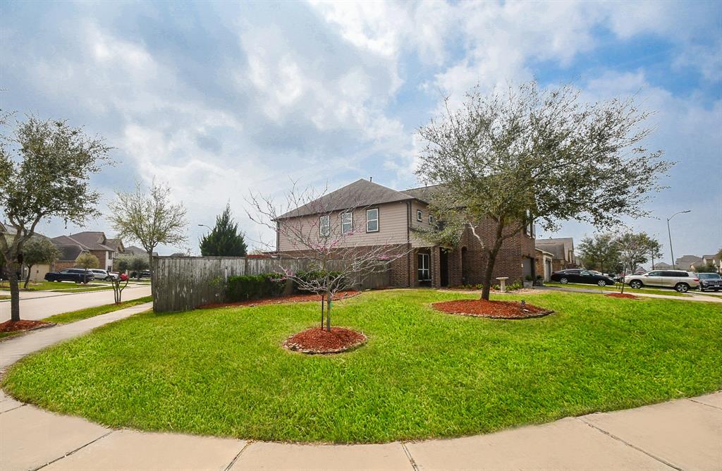 2611 Fawn Mountain Dr, Fresno, Texas image 2