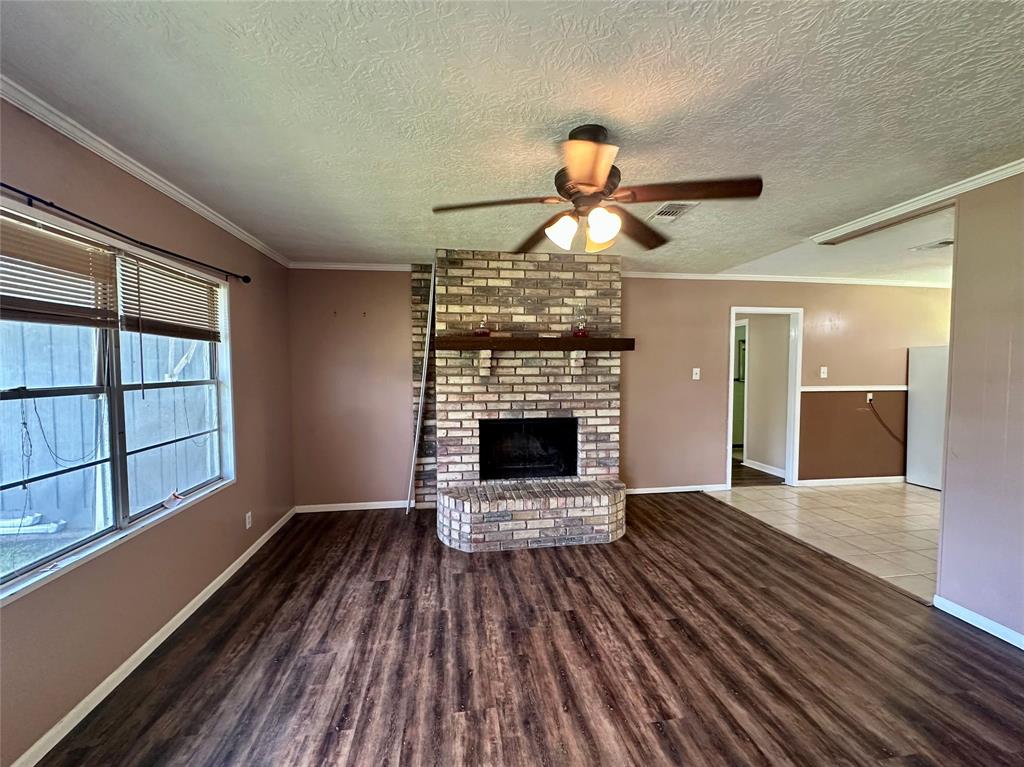 3605 Lawn Oak Drive, Orange, Texas image 5