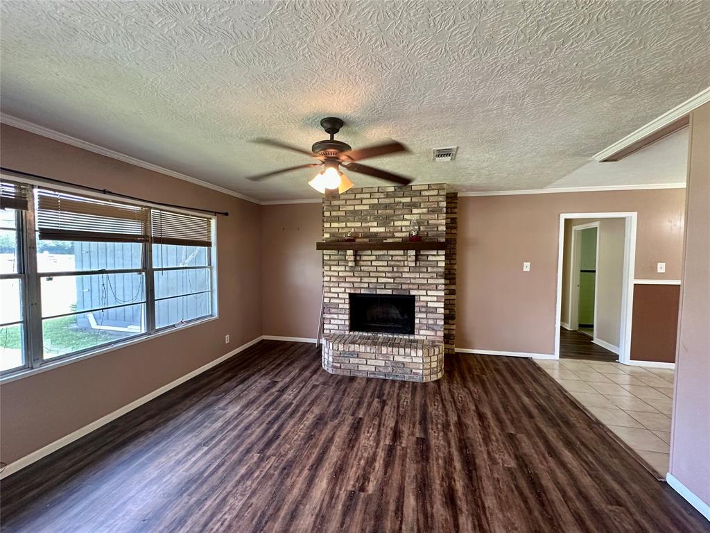3605 Lawn Oak Drive, Orange, Texas image 6
