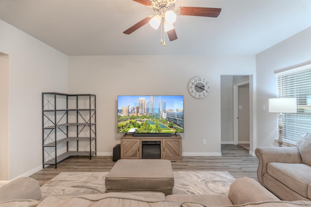 3421 Fawnwood Drive, Texas City, Texas image 11