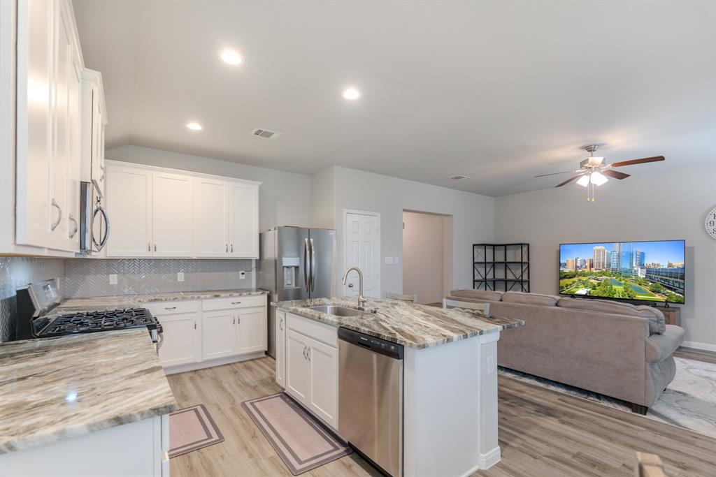 3421 Fawnwood Drive, Texas City, Texas image 17