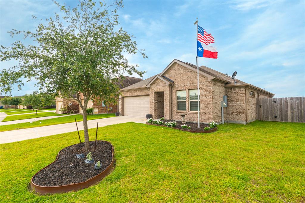 3421 Fawnwood Drive, Texas City, Texas image 3