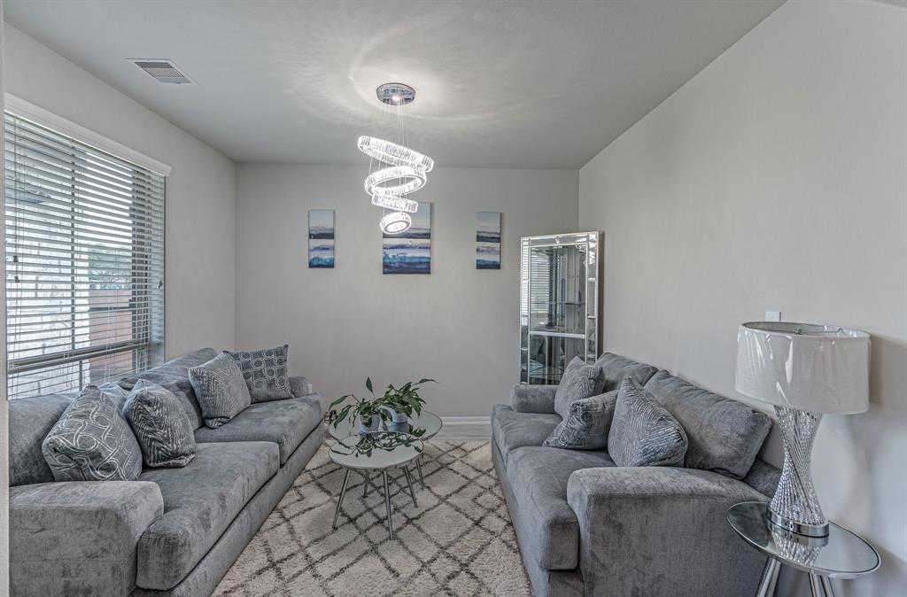 4522 Hidden Oaks Way