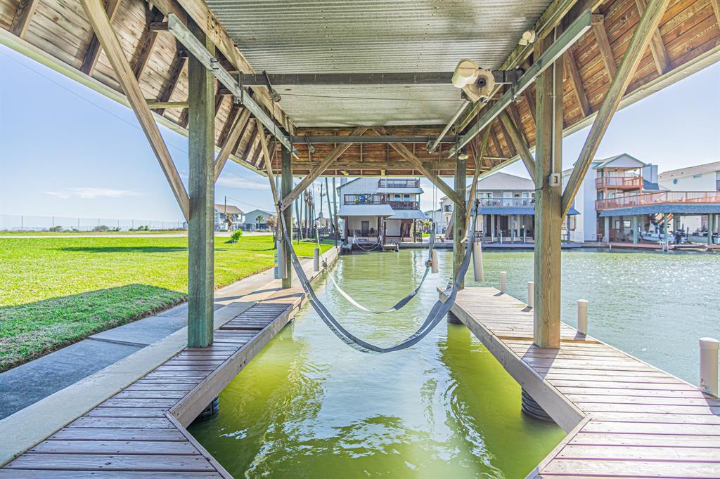 301 Commander Drive