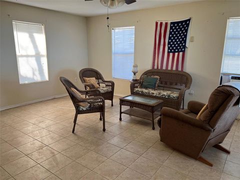 Single Family Residence in San Leon TX 810 Avenue L 14.jpg