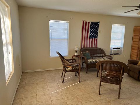 Single Family Residence in San Leon TX 810 Avenue L 15.jpg