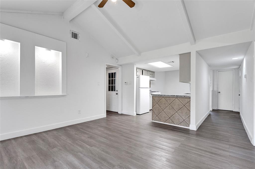 7027 Log Hollow Drive, Houston, Texas image 9