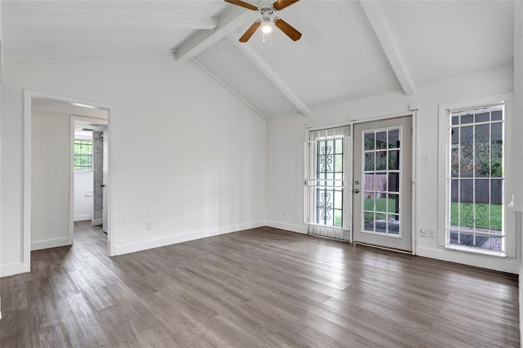 7027 Log Hollow Drive, Houston, Texas image 10