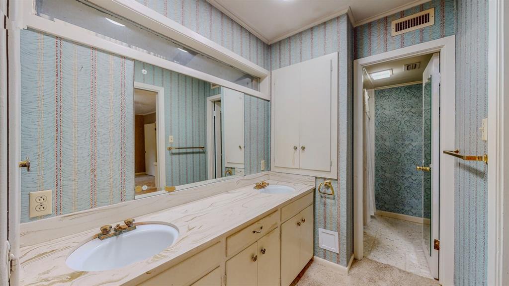 4695 Gladys Avenue, Beaumont, Texas image 33