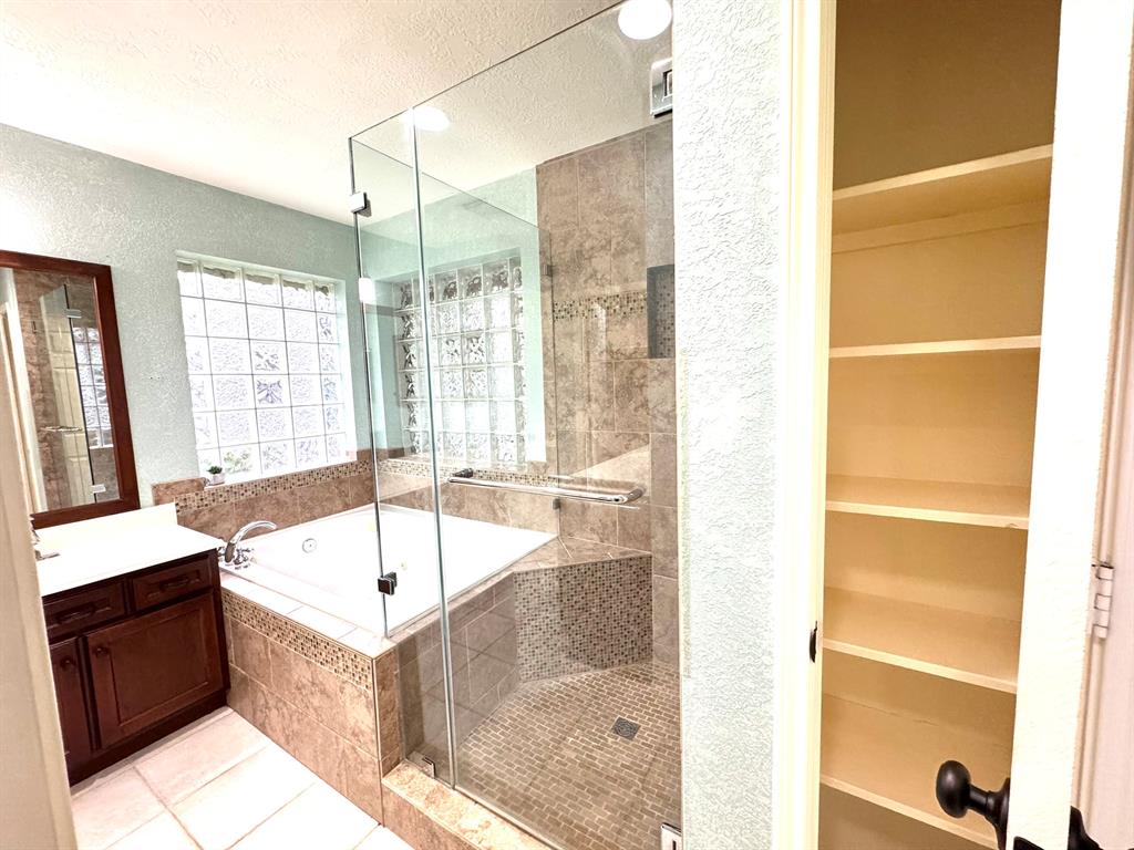 6119 Plantation Bay Drive, Katy, Texas image 17