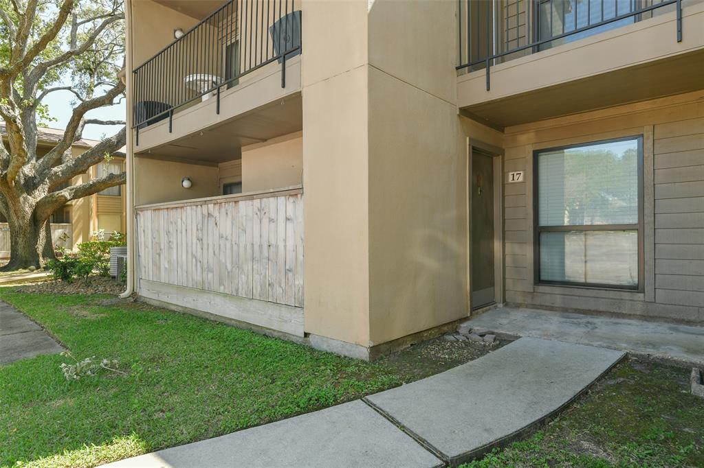 3300 Pebblebrook Drive #17, Seabrook, Texas image 2