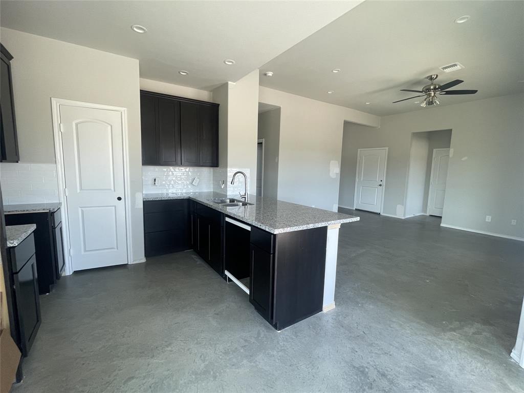 6 Greenway Drive, Trinity, Texas image 6