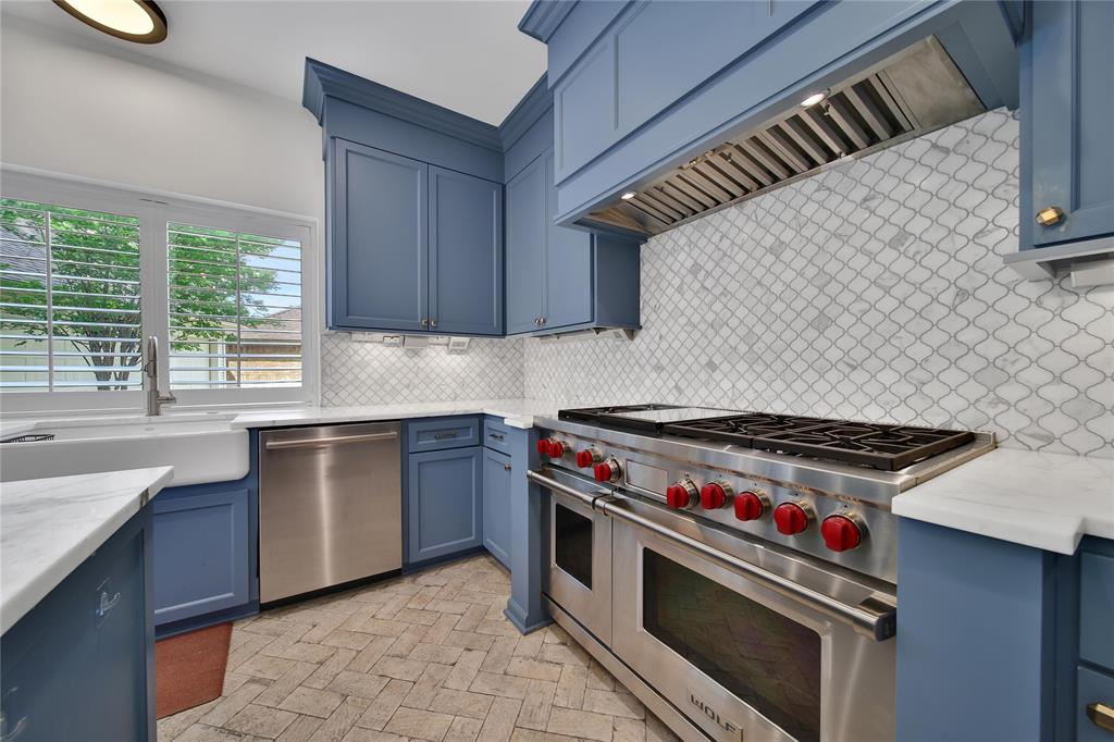 2116 Firestone Court, League City, Texas image 11