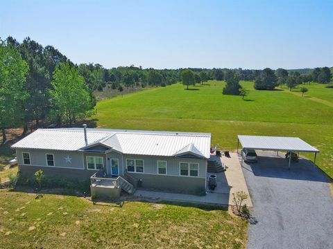Photo of 11986 Cr 112, Centerville, TX 75833 (MLS # 28238671) Photo of 11986 Cr 112, Centerville, TX 75833 (MLS # 28238671)