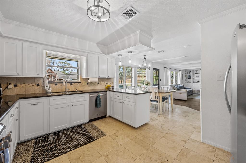 19702 Sweet Forest Lane, Humble, Texas image 13