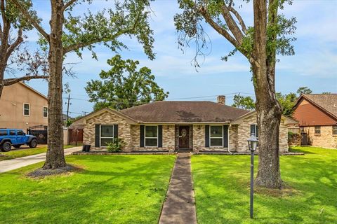 2415 W T C Jester Boulevard Houston TX 77008
