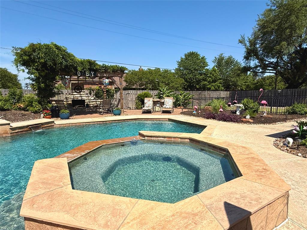 1210 Meadow Creek Drive, El Campo, Texas image 22