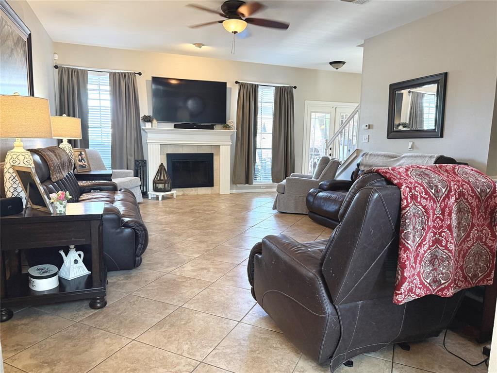 1210 Meadow Creek Drive, El Campo, Texas image 3