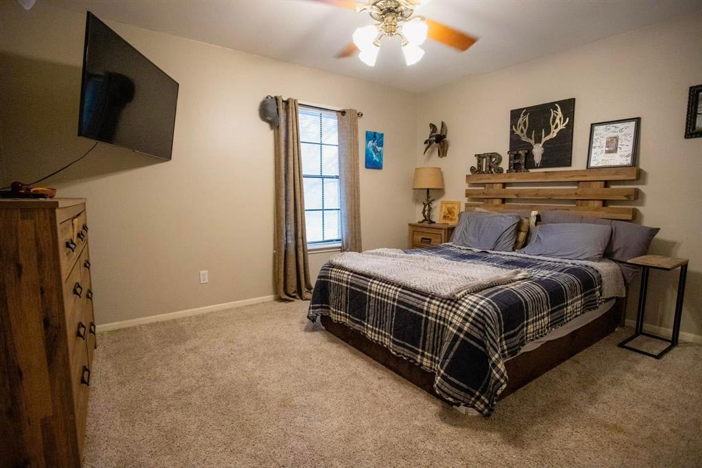 1210 Meadow Creek Drive, El Campo, Texas image 14