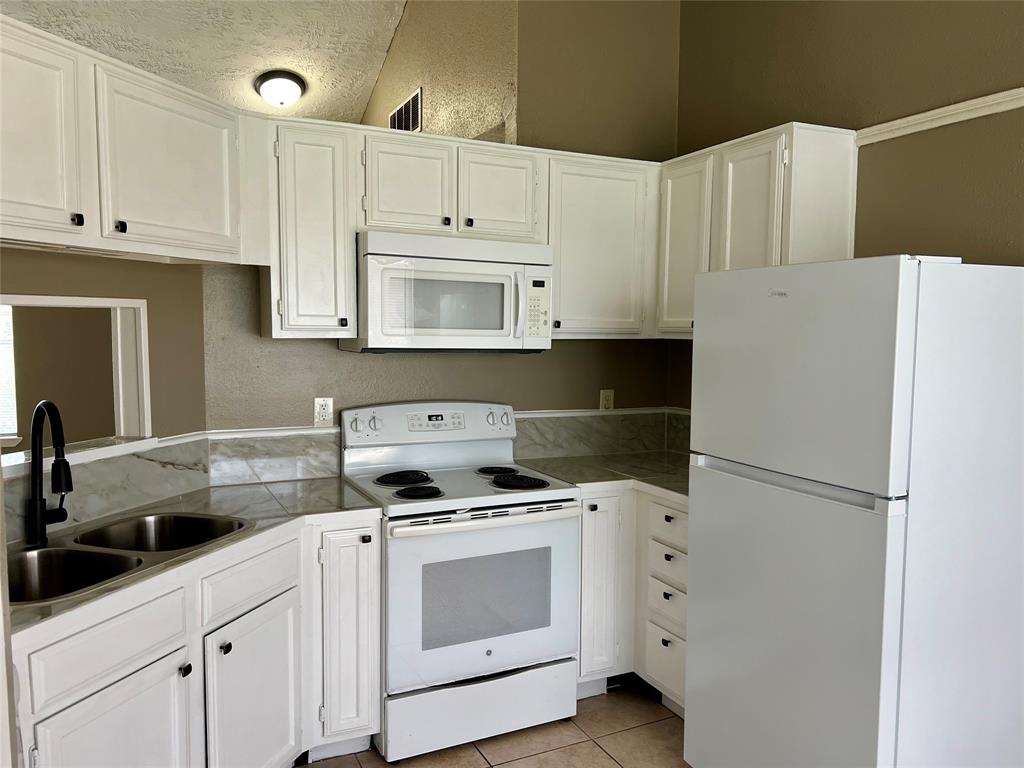 2503 Ironclad Drive, League City, Texas image 8
