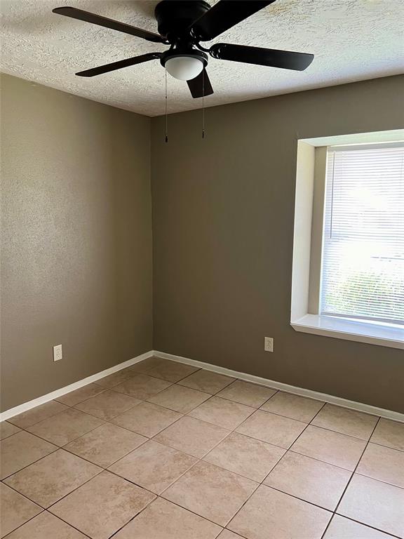 2503 Ironclad Drive, League City, Texas image 15