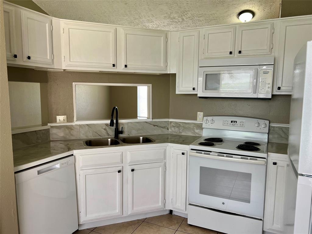 2503 Ironclad Drive, League City, Texas image 10