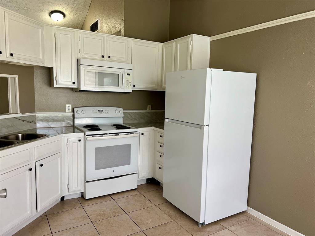 2503 Ironclad Drive, League City, Texas image 9