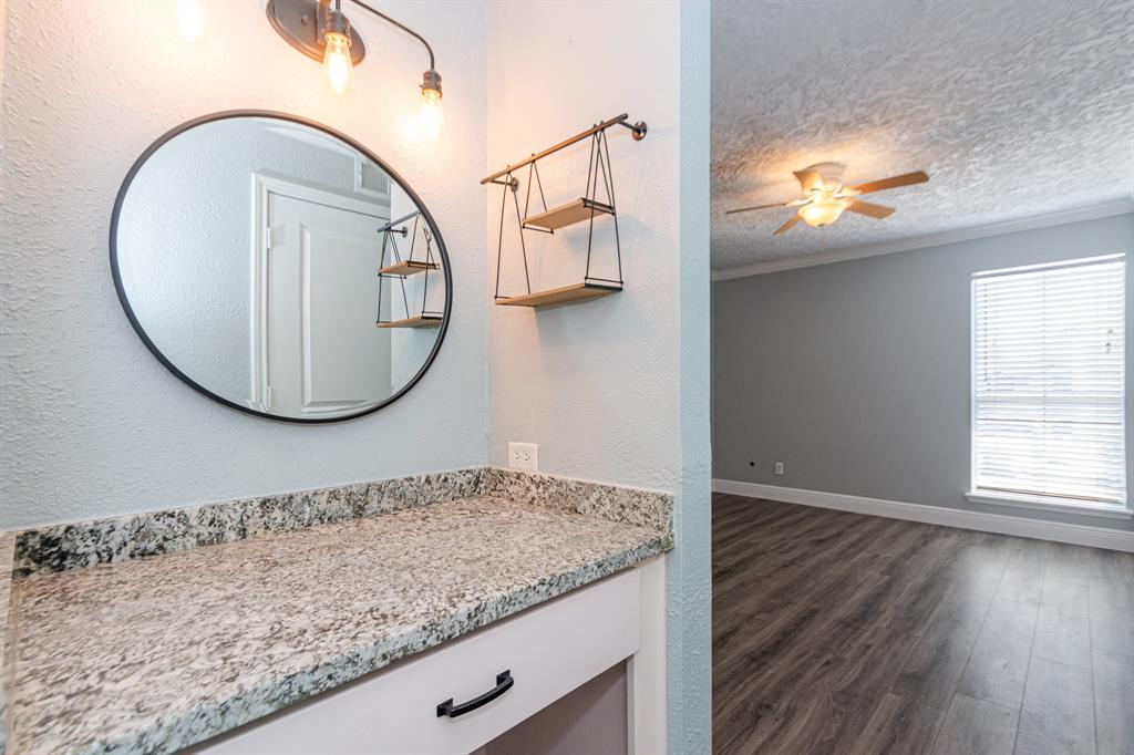 3919 Fairmont Parkway #238, Pasadena, Texas image 19