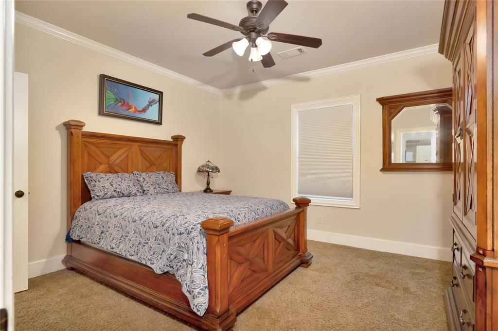 409 Hunters Lane, Friendswood, Texas image 37