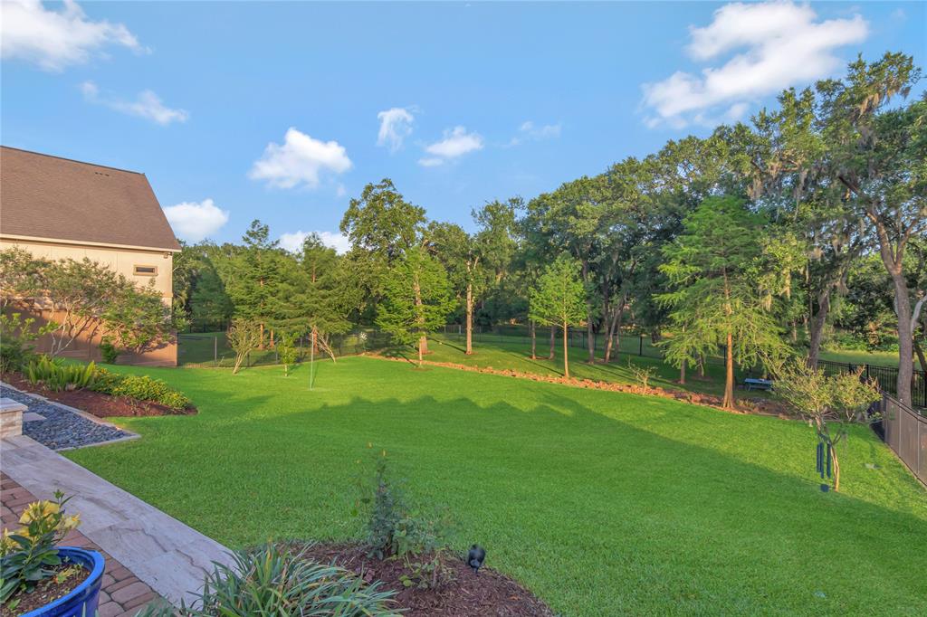 409 Hunters Lane, Friendswood, Texas image 11