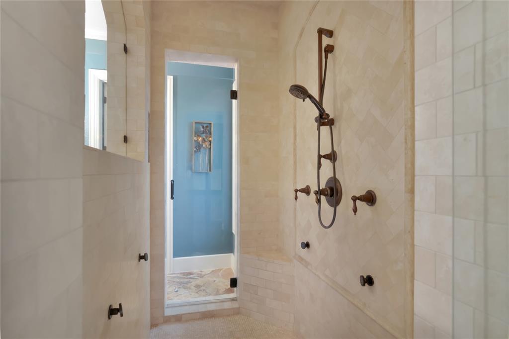 409 Hunters Lane, Friendswood, Texas image 32