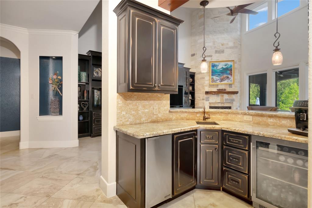 409 Hunters Lane, Friendswood, Texas image 22