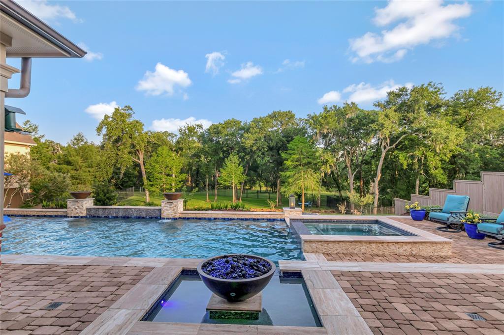 409 Hunters Lane, Friendswood, Texas image 6