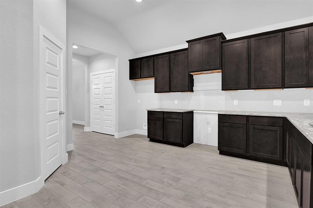 3015 Knotty Forest Drive, Spring, Texas image 7