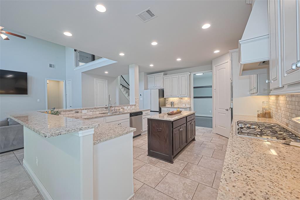 110 Deerchase Drive, Conroe, Texas image 16