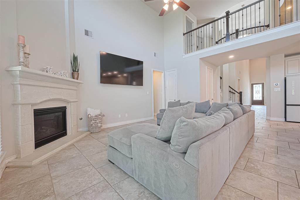 110 Deerchase Drive, Conroe, Texas image 12