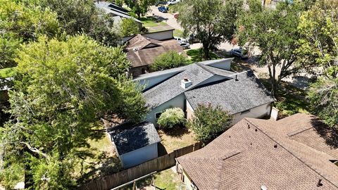 A home in Angleton