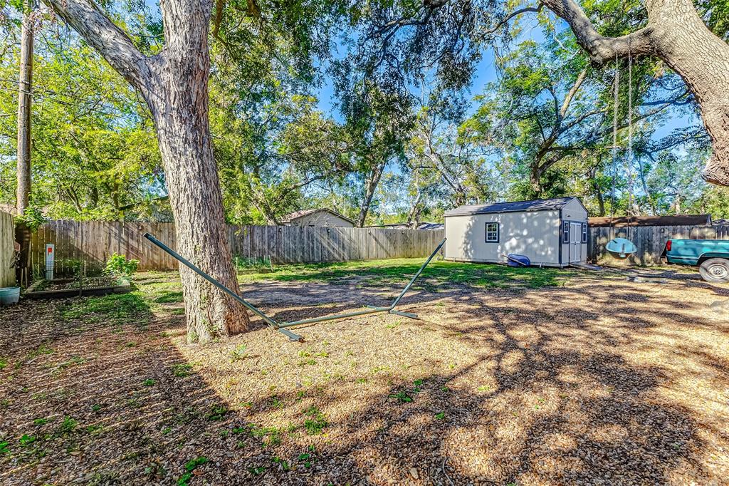 115 Ralph Street, Clute, Texas image 38