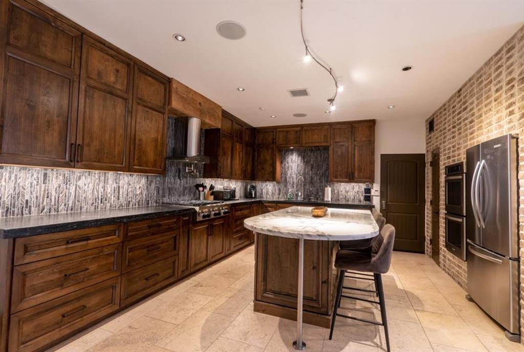1001 Potomac Drive, Houston, Texas image 7