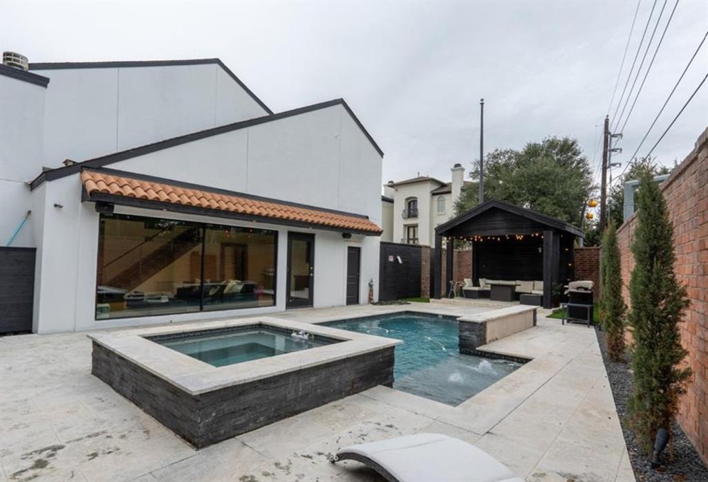 1001 Potomac Drive, Houston, Texas image 1