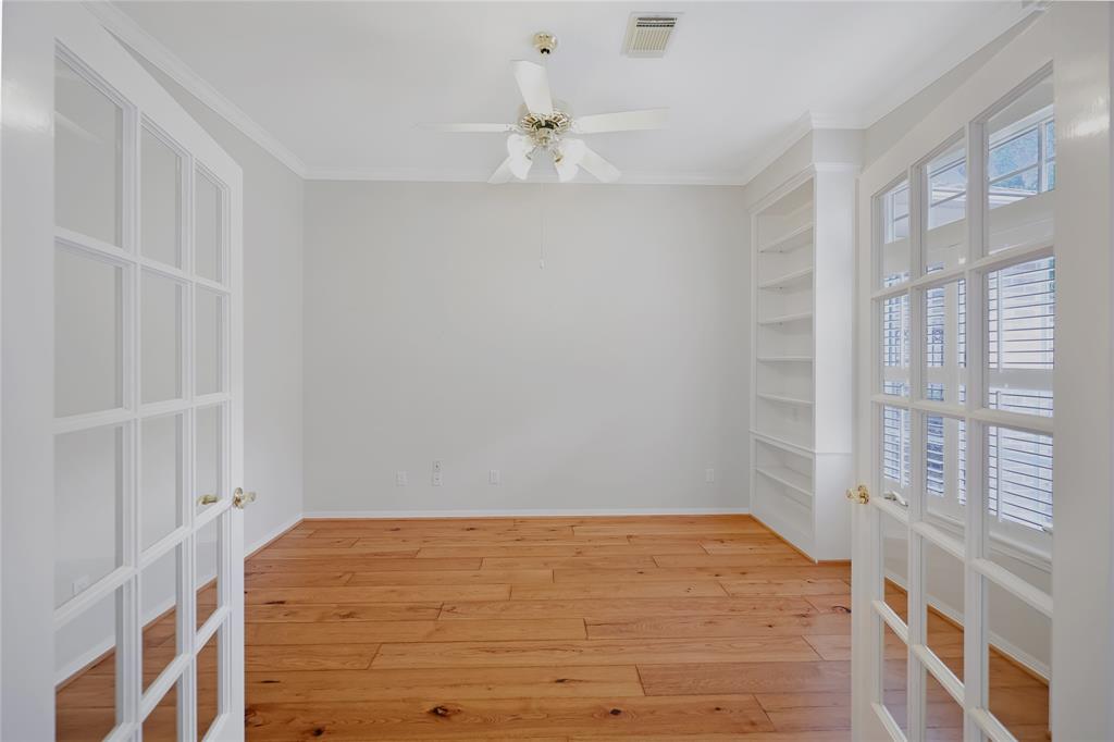102 S Castlegreen Circle